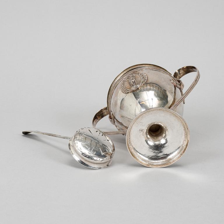 A late Gustavian silver sugar-bowl and cover, mark of PETTER JOHAN ZETTERLING, Linköping 1789.