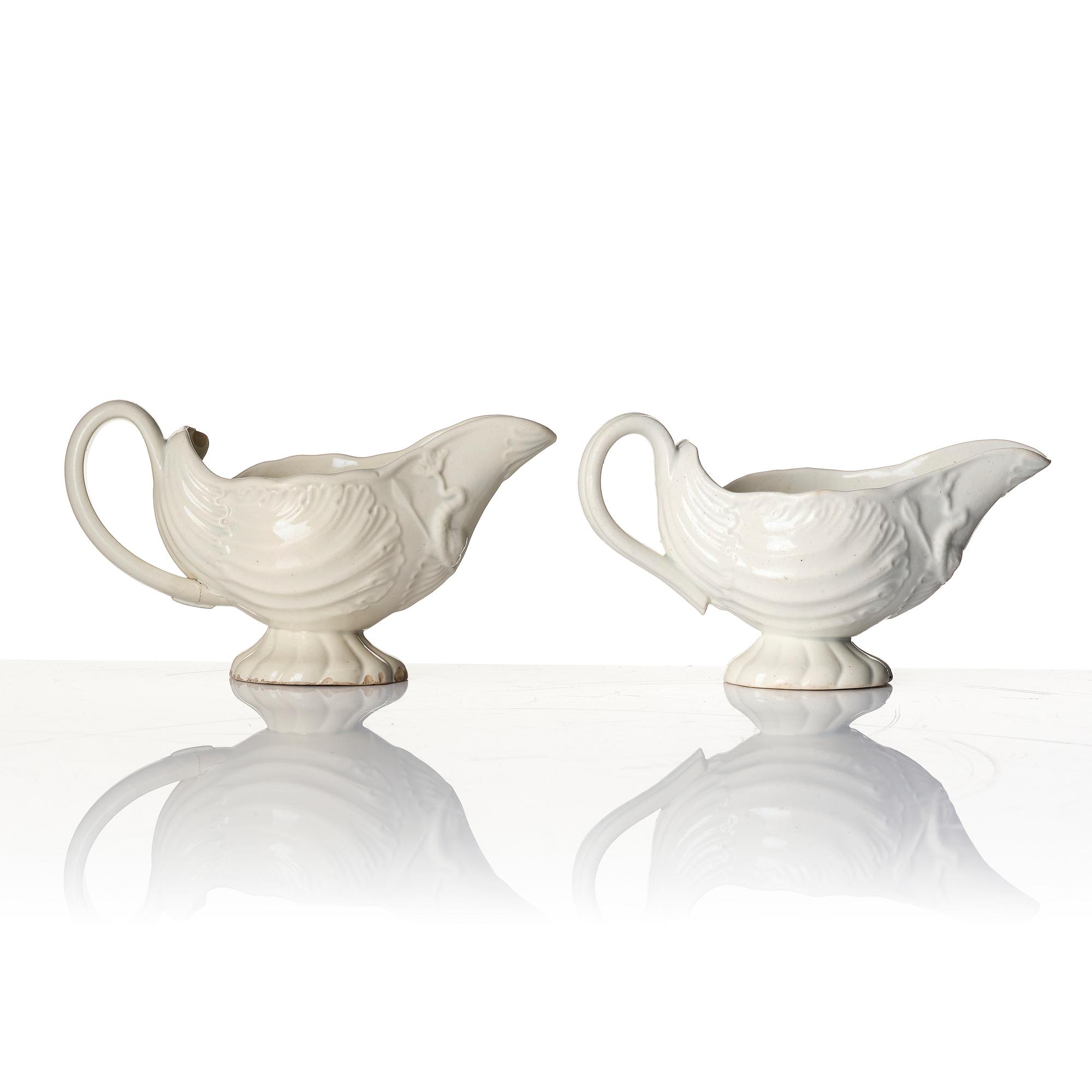 Grädd-/ såssnipor, ett par, flintgods, Rörstrand, 1800-tal.