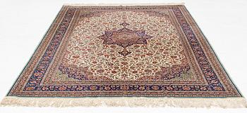 A carpet, Turkish silk, ca 309 x 197 cm.