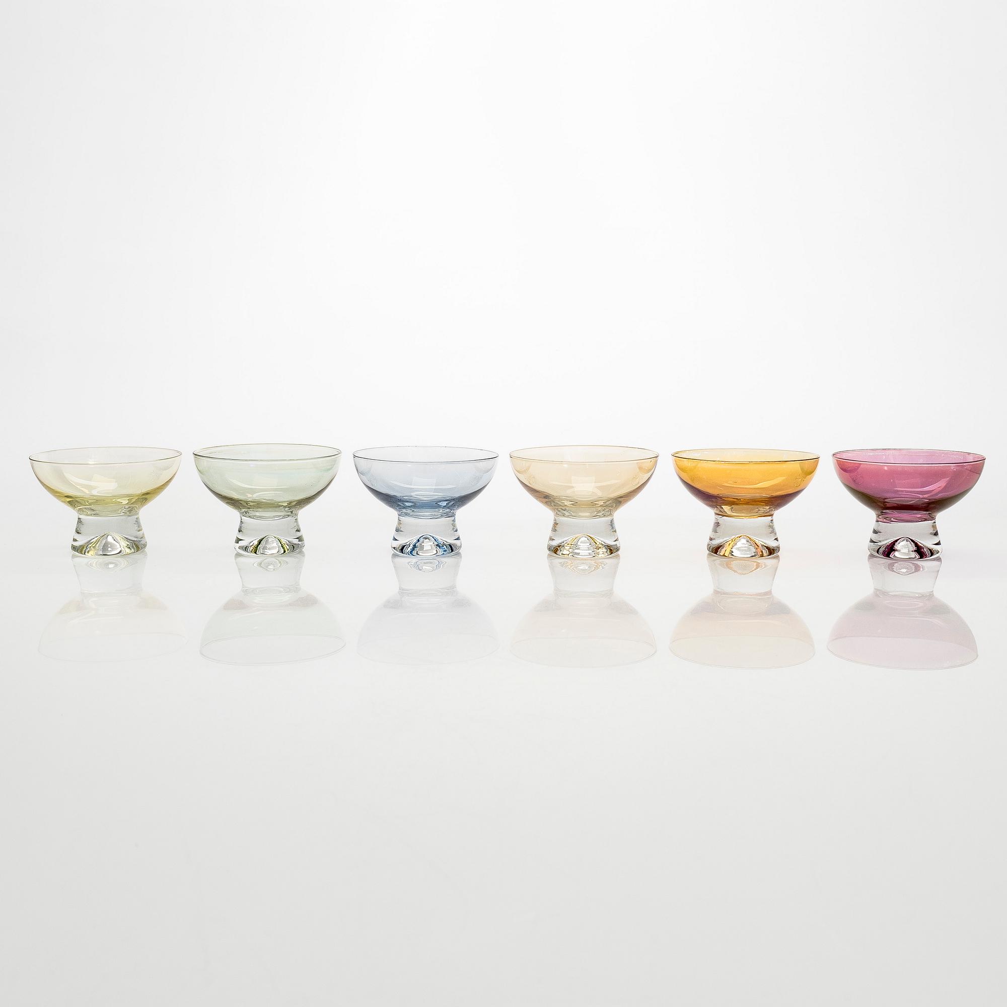 Tapio Wirkkala, a set of 16 dessert bowls, model 2092. Iittala mid-20th century.