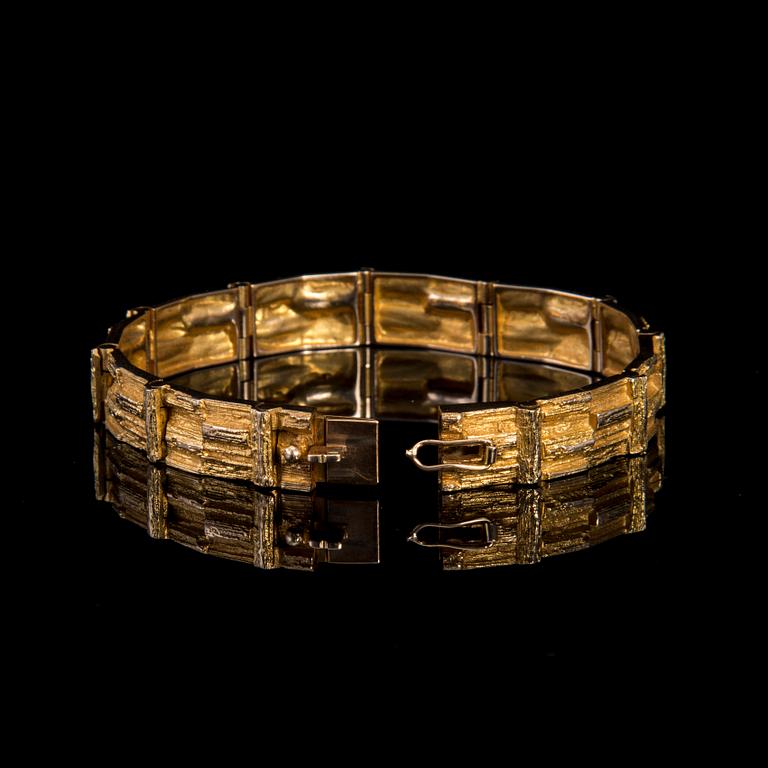 ARMBAND, 18K guld. Björn Weckström, Lapponia 1972. Vikt ca 28,7 g.