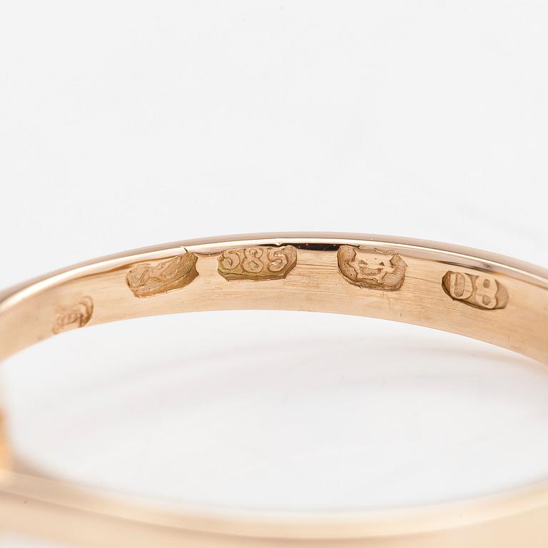 Ring, 14K guld, med en kuddslipad modifierad diamant ca 1.13 ct. Med IGI certifikat.