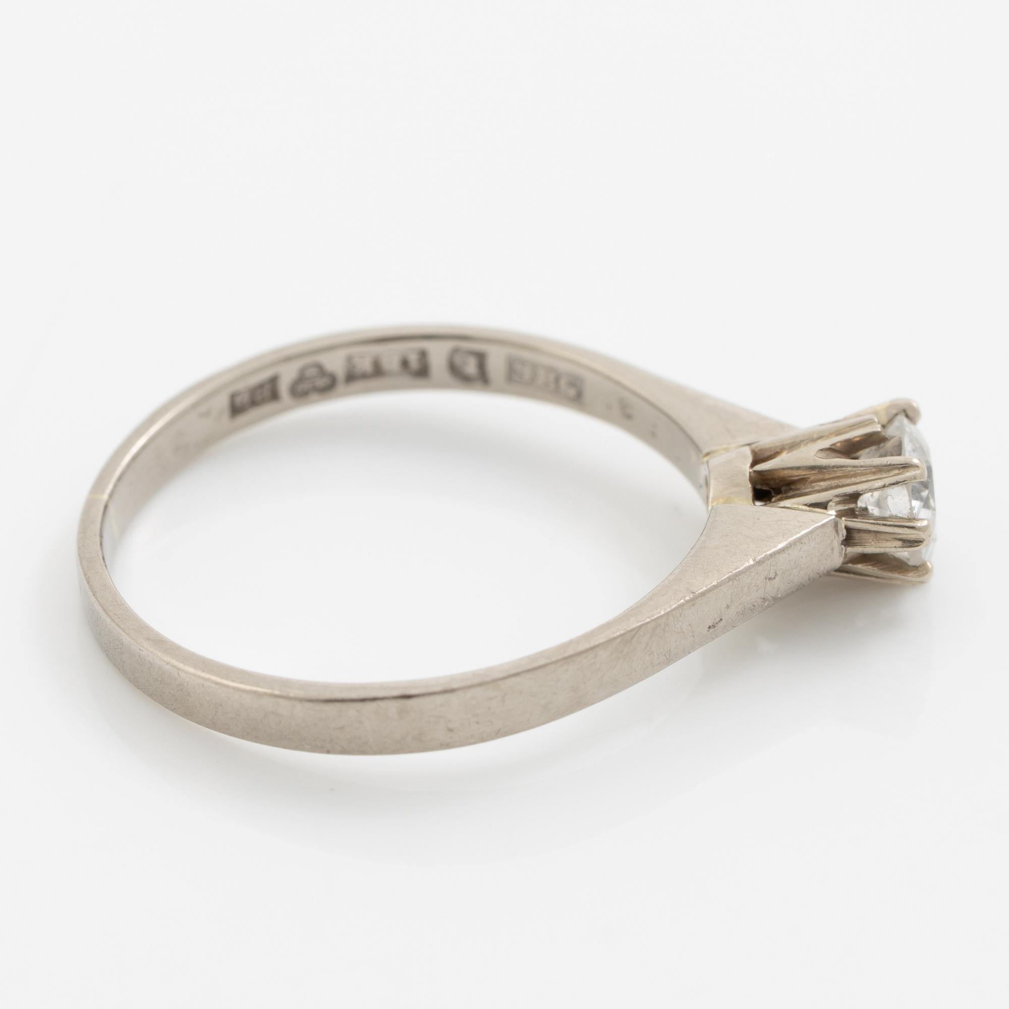 Ring, solitaire ring in 18K white gold with brilliant-cut diamond.