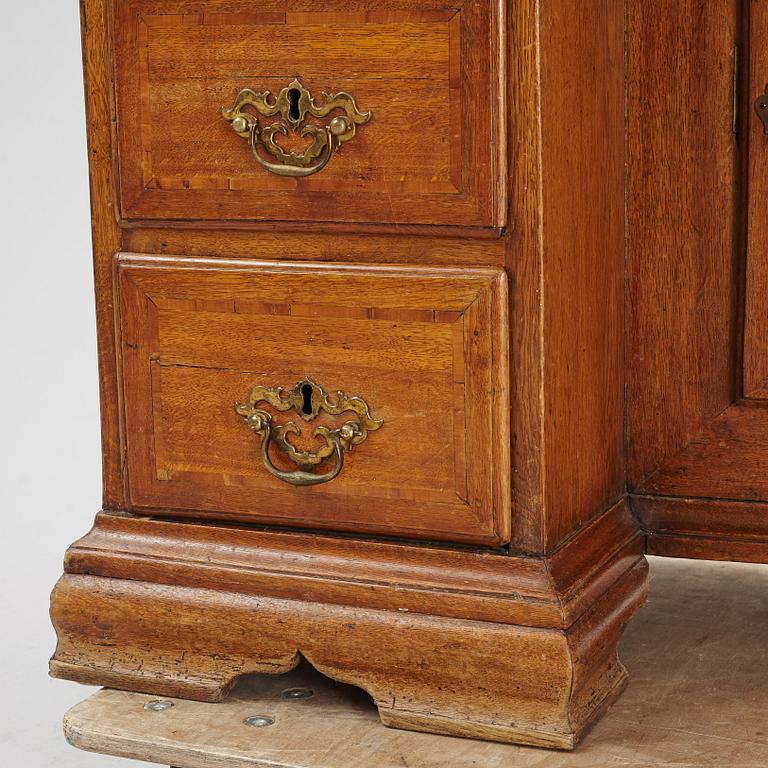 A kneehole desk, 18th century.