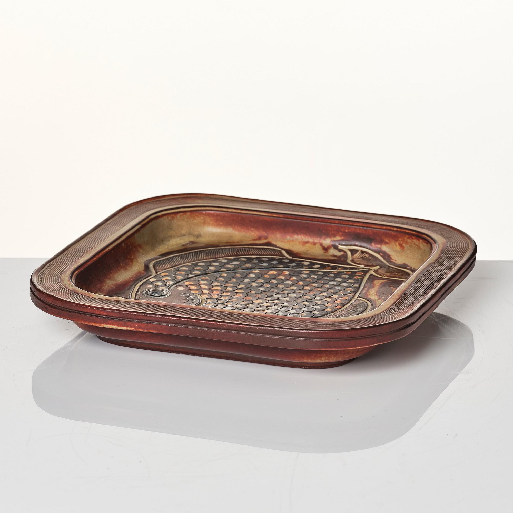 Wilhelm Kåge, a 'Farsta' stoneware dish, Gustavsberg studio, Sweden 1950.