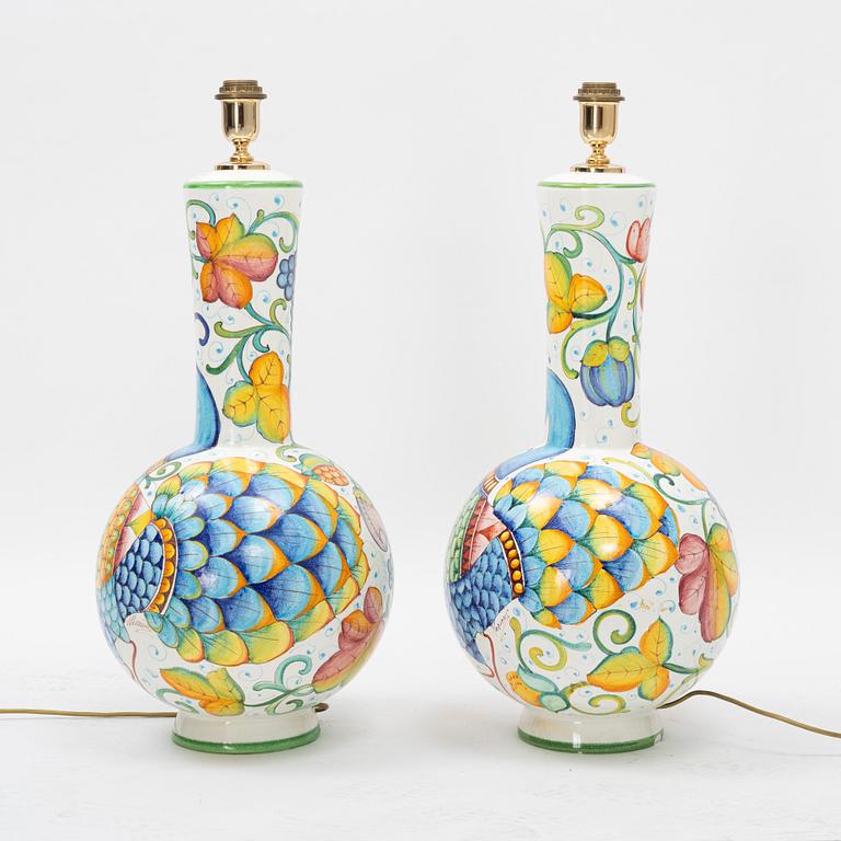 Bordslampor, ett par, keramik, Paolo Marioni, Italien.