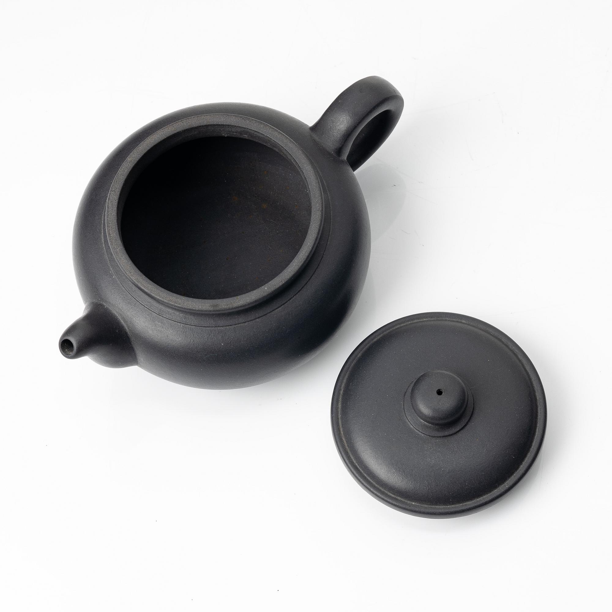 Zhou Guizhen, A blue yixing teapot, China, 1980s.