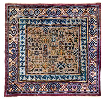 291. ANTIQUE/SEMI-ANTIQUE CHINESE. 148 x 150 cm.