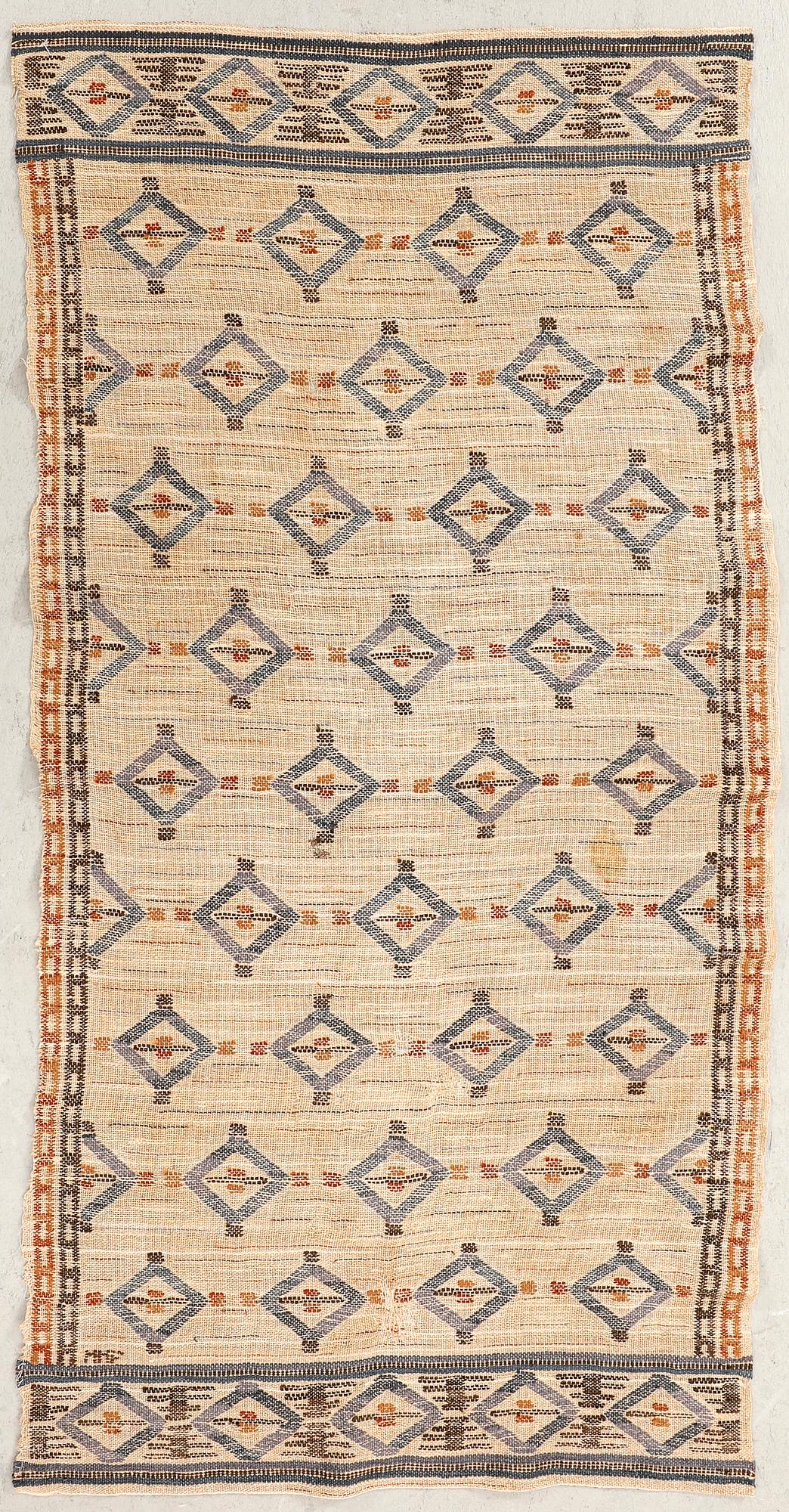 Märta Måås-Fjetterström, woven tapestry on linen backing, signed MMF, approx. 130x67 cm.