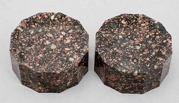 SALTKAR, 1 par, porfyr, 1800-/1900-tal.