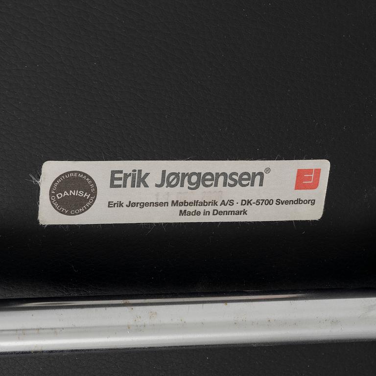 Hans J. Wegner, fåtölj med fotpall, "Ox Chair", EJ-100, Erik Jørgensen Møbelfabrik A/S, Svendborg, Danmark.