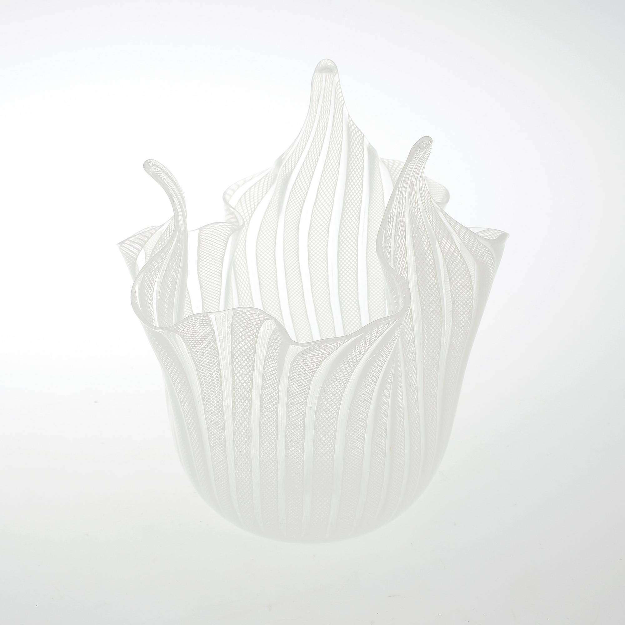 NÄSDUKSSKÅL, glas, "Fazzoletto", Fulvio Bianconi och Paolo Venini, Venini, Murano, Italien, 1900-talets andra hälft.