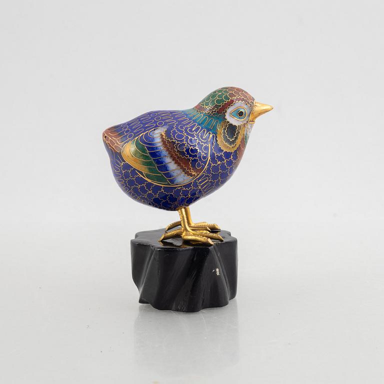 A Chinese cloisonné figure of a quail, first part of the 20th century.