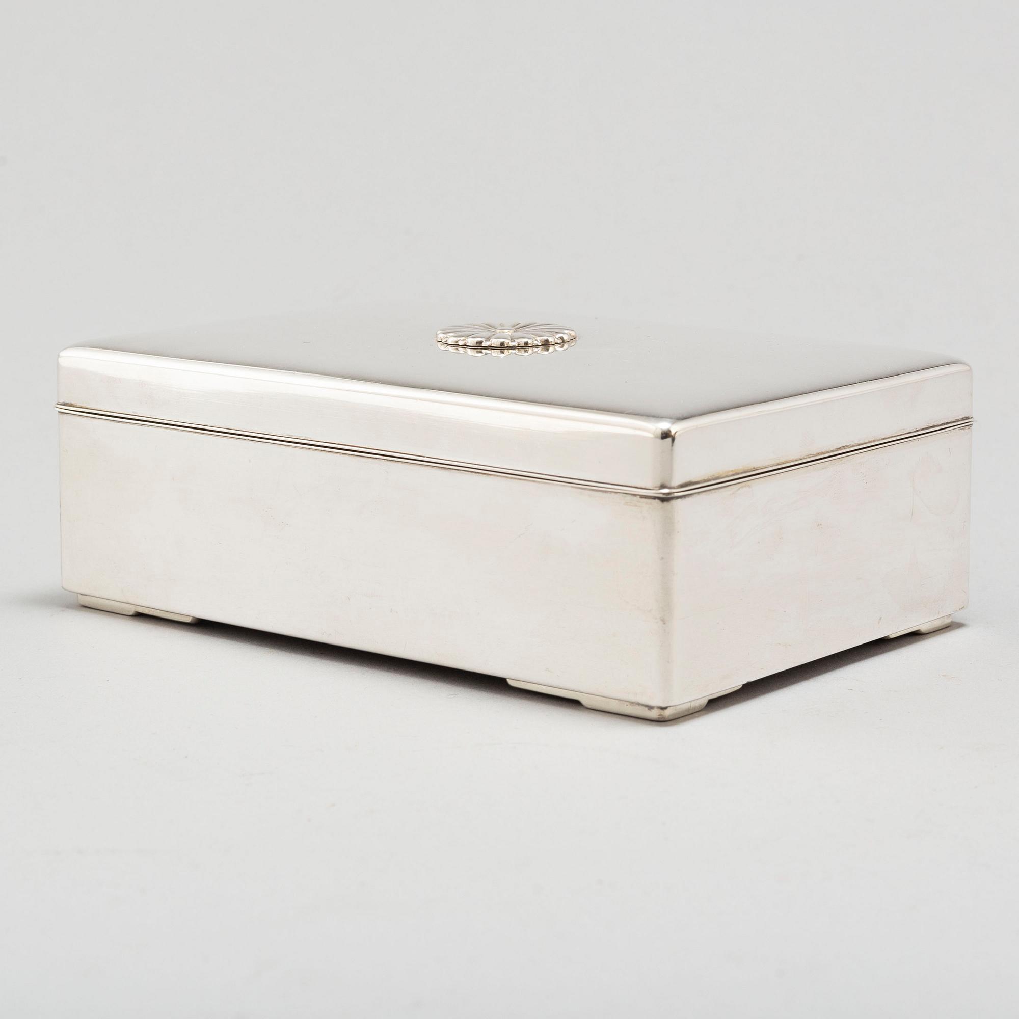 A sterling silver box, by K. Hattori & Co, Japan.