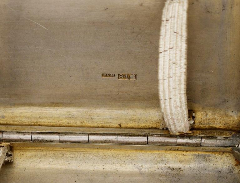 CIGARETTETUI, silver, Moskva 1892.