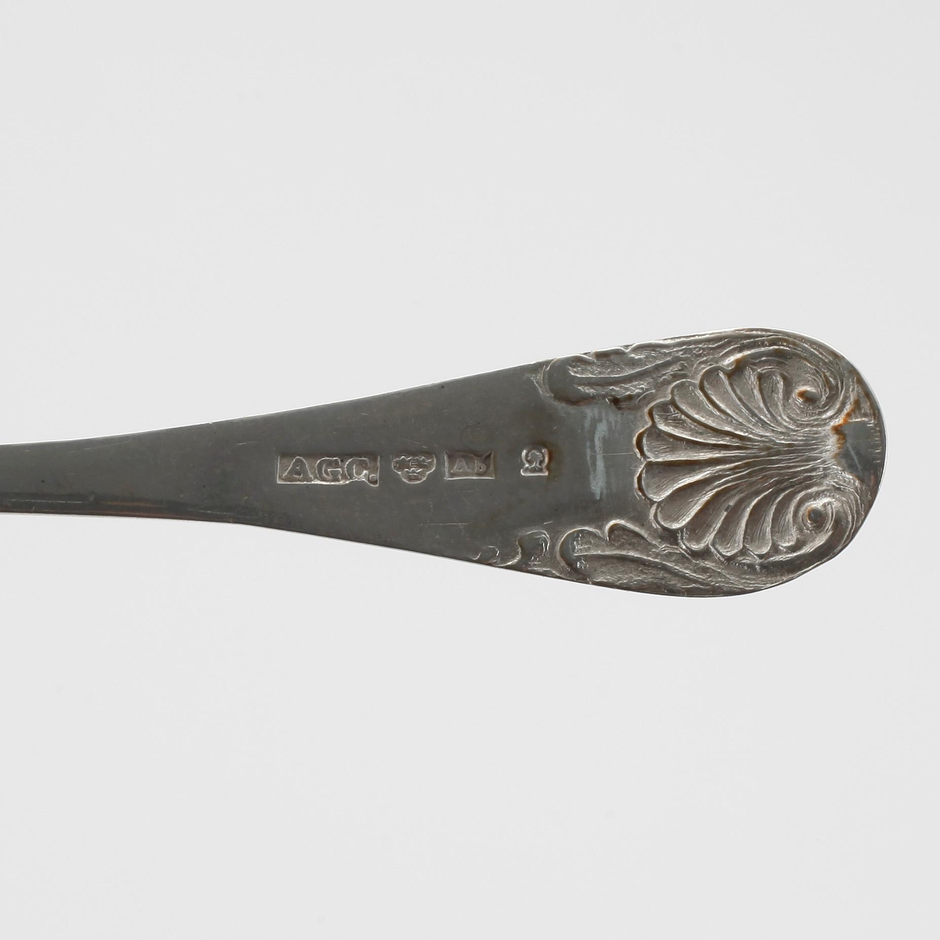 TESKEDAR, silver, 42 stycken, 589 gram. Bl a Theodor Jortz, 1825.