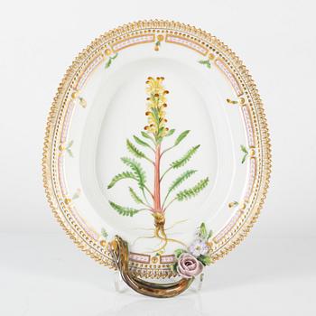 A Royal Copenhagen 'Flora Danica' leaf shaped dish, Denmark, 20th Century.