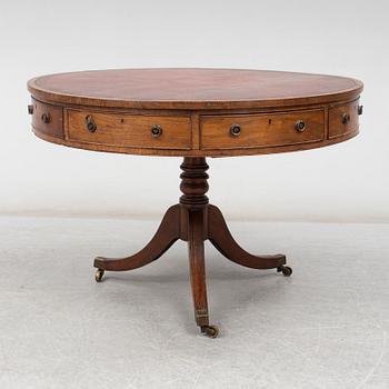 An English 19th century table.