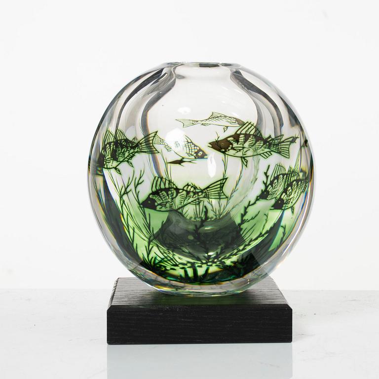 Edward Hald, vase, "Fish Grail", Orrefors, signed 1984.