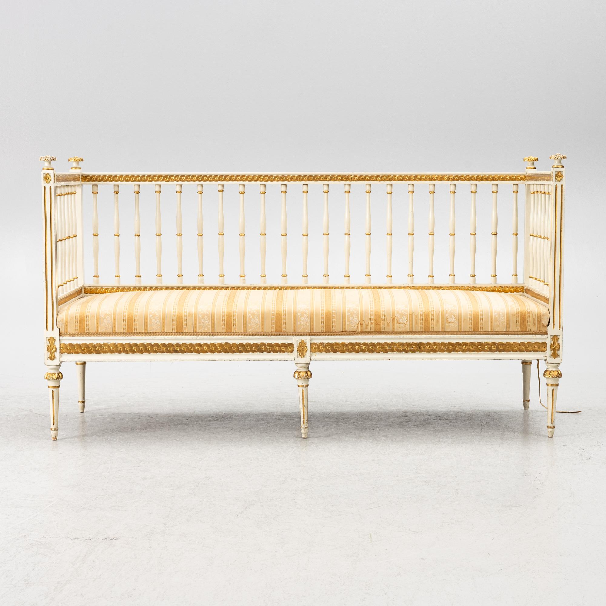 Soffa, sengustaviansk, omkring år 1800.