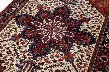 Rug, Heris/Gorovan, approx. 300 x 195 cm.