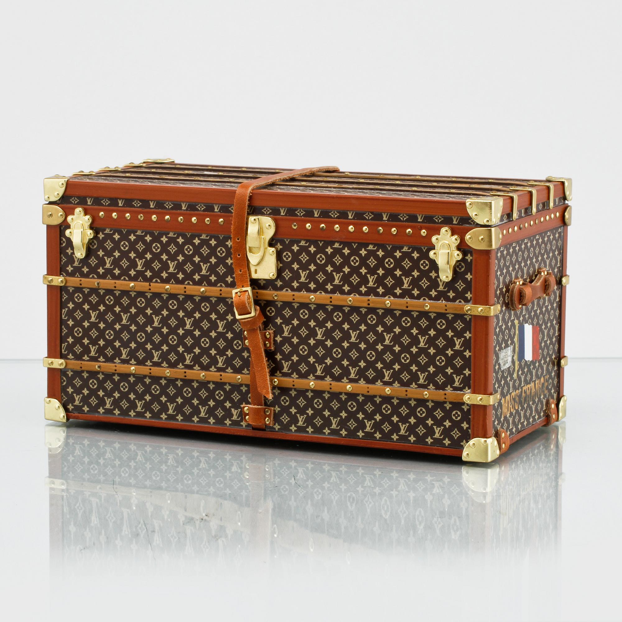 MINIATYRKOFFERT/BREVPRESS, Louis Vuitton, 1980-2000.