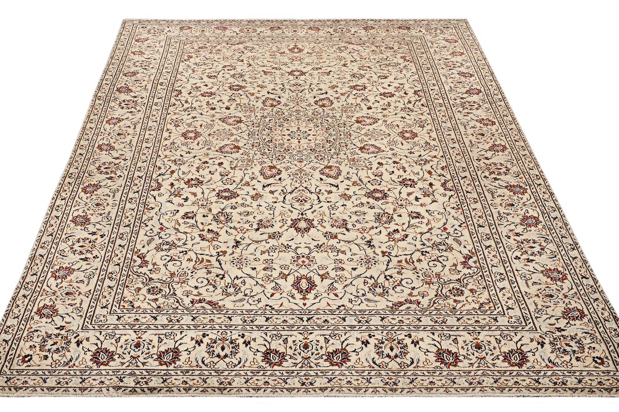 A carpet, Kashan, ca 340 x 238 cm.