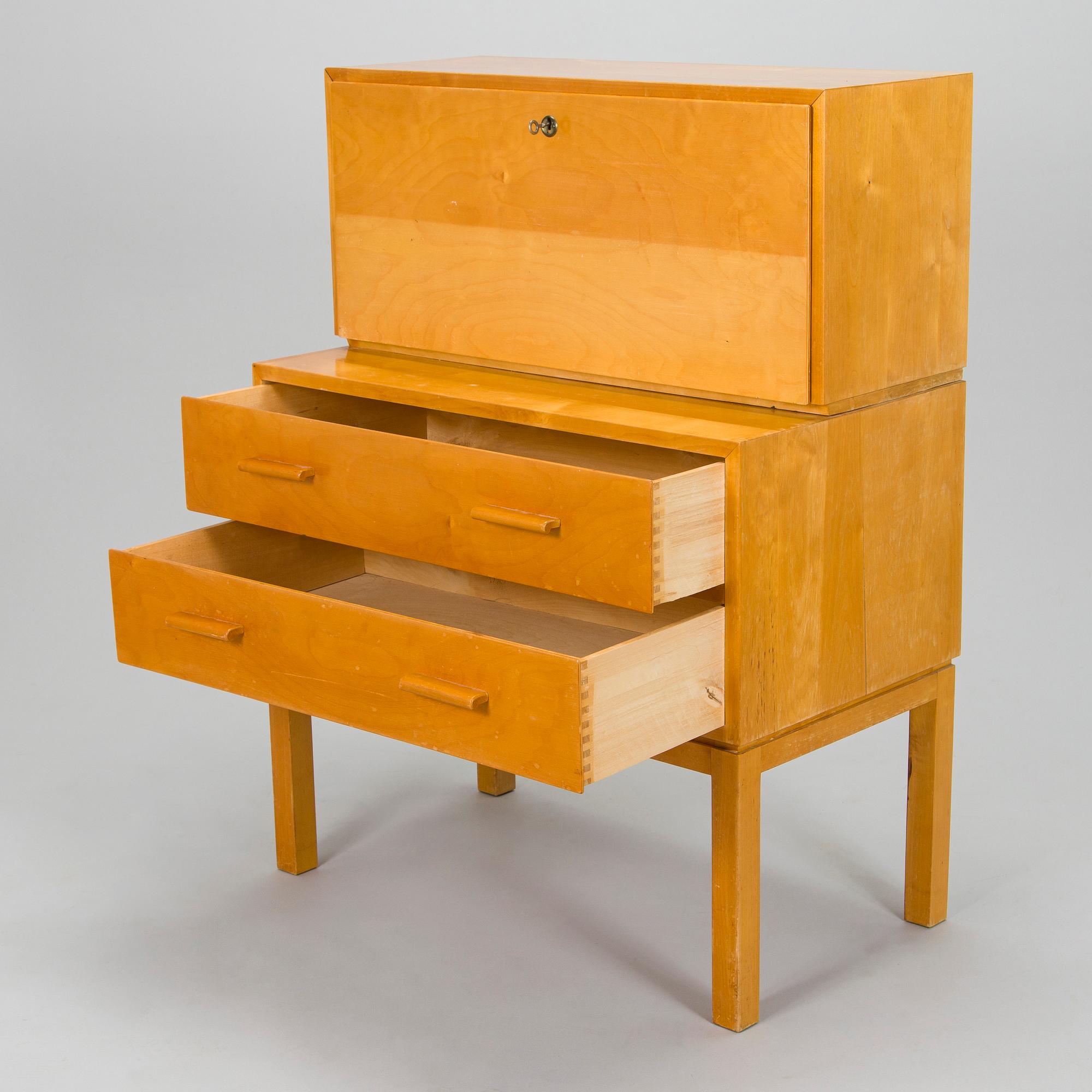 Aino Aalto, skrivbyrå, modell 802, O.Y. Huonekalu- ja Rakennustyötehdas A.B. 1940-talets mitt.