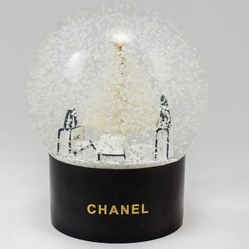 CHANEL, snowglobe 2012-2013.