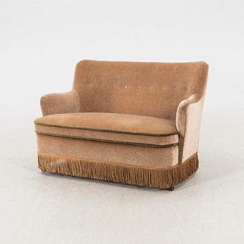 A 1940/50s sofa.