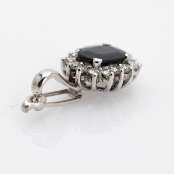 Pendant, 18K white gold with sapphire and diamonds.