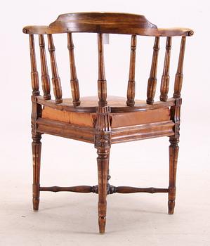 PUDERSTOL, gustavianskt provinsarbete, 1800-talets början.