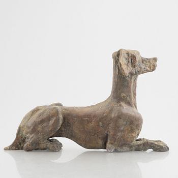 Skulptur, 1900-tal, Liggande hund.