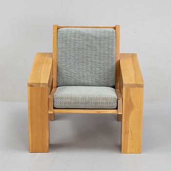 Barnmöbler, fåtölj och pallar, 4 st, 1970-tal.