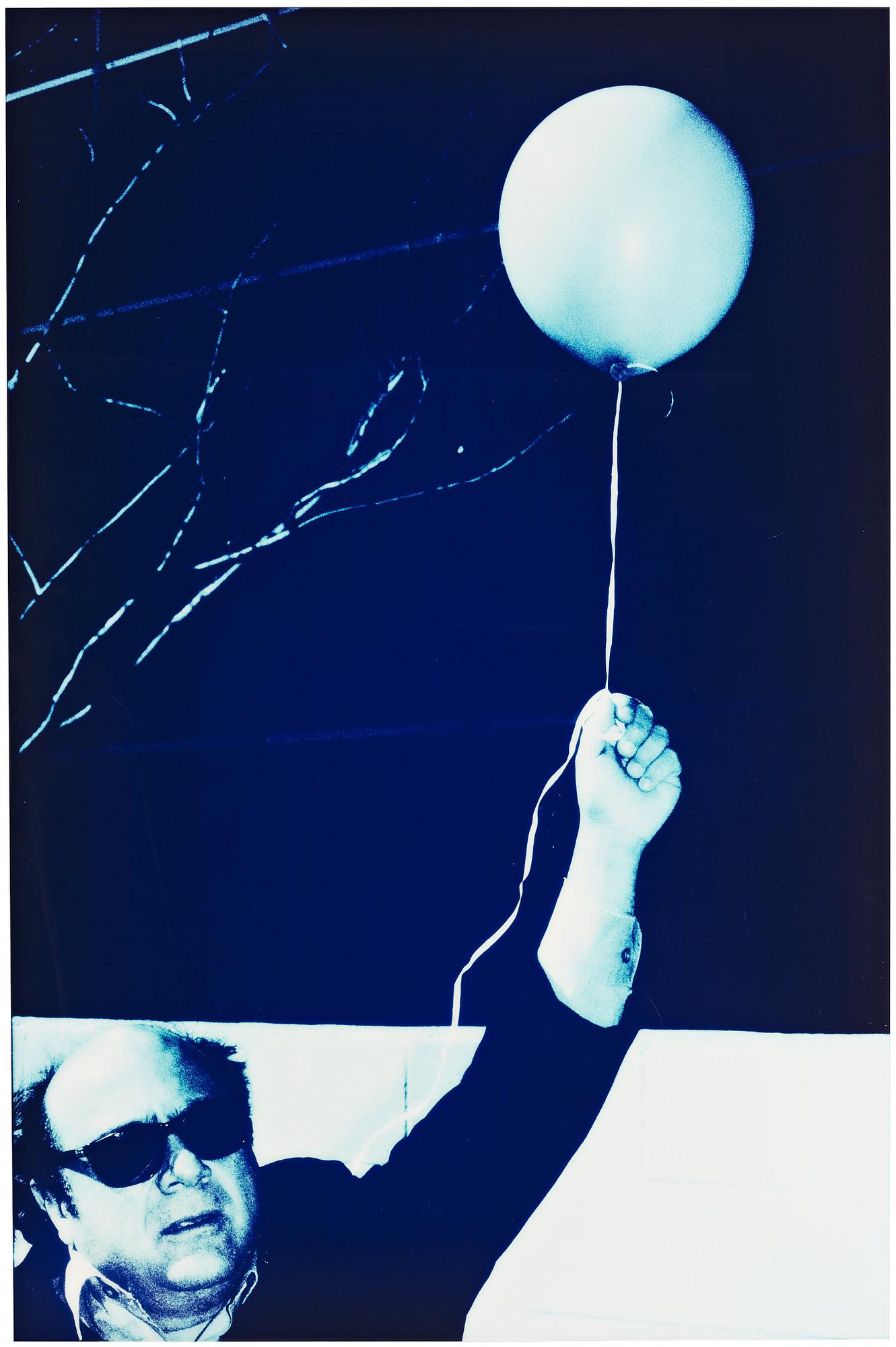 Anton Corbijn, "Danny de Vito, Burbank 1999".