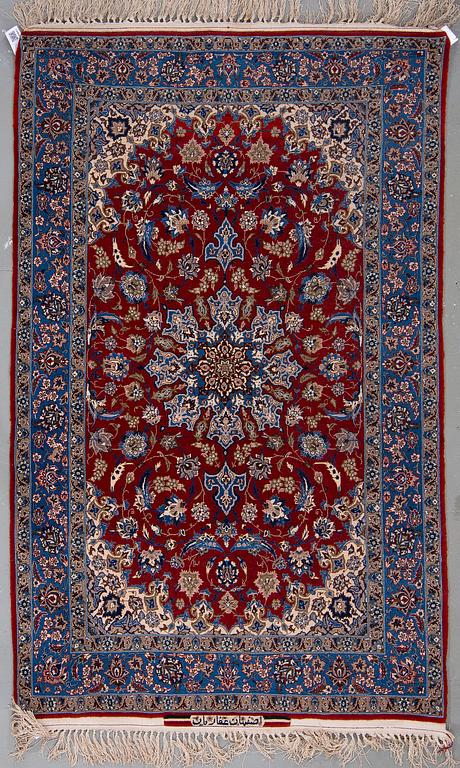 An Isfahan rug, old, signed Ghaffarian, ca 160 x 106 cm.