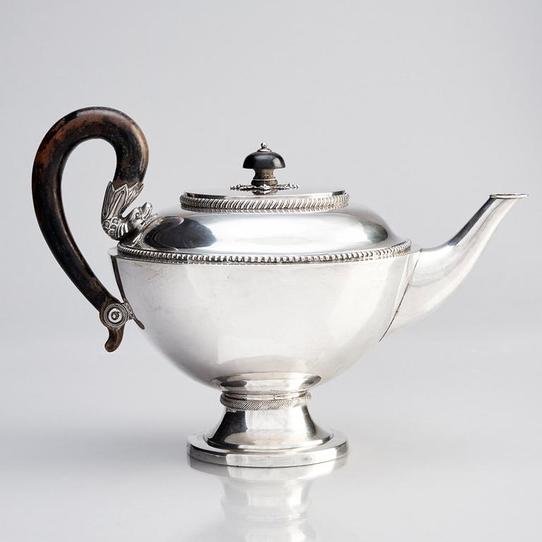 A Swedish early 19th century silver tea-pot, mark of Adolf Zethelius, Stockholm 1819.