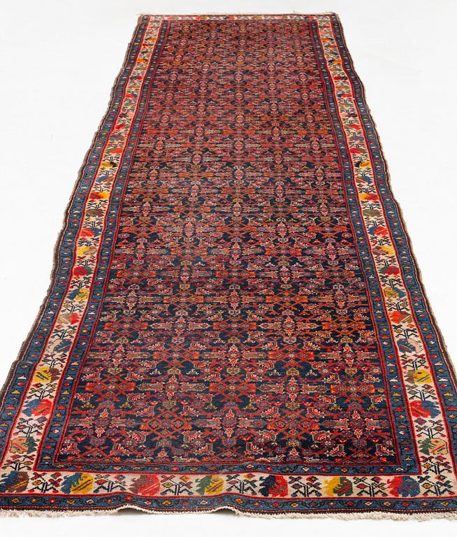 A Hamadan runner, 501 x 130 cm.