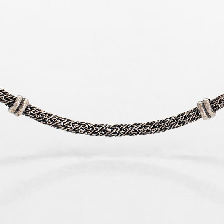 Saara Hopea, a silver necklace. Ossian Hopea, Porvoo, Finland 1982.