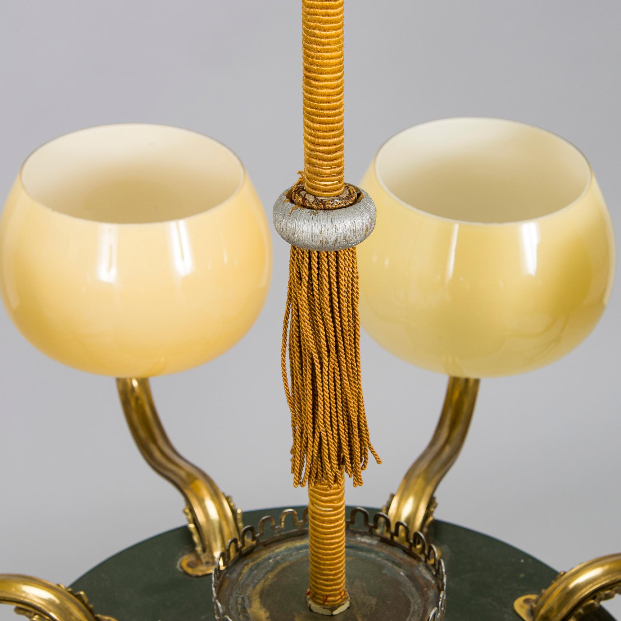 Paavo Tynell, a 1930' chandelier made to order for Taito.