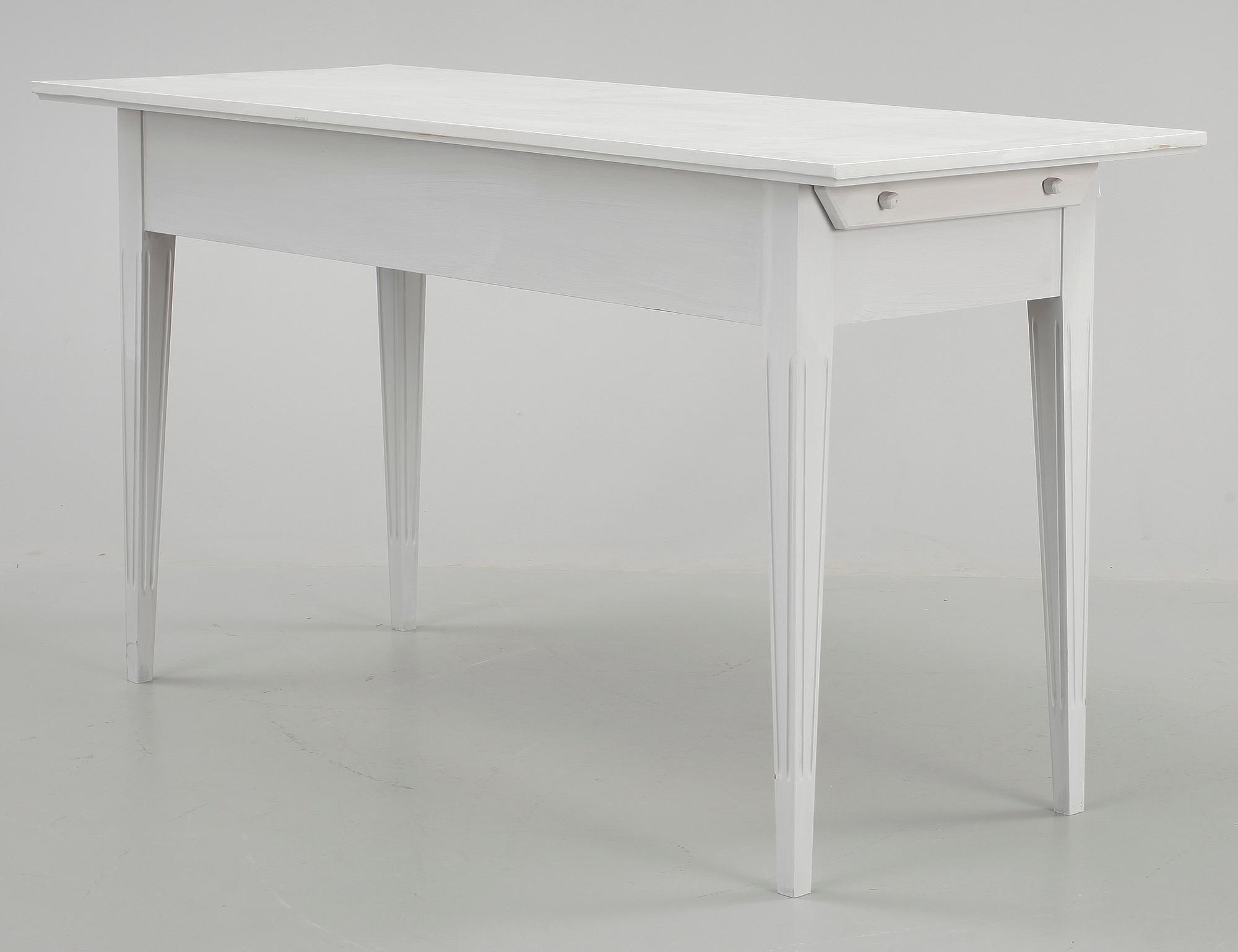 SIDEBOARD, gustaviansk stil, 1900-tal.