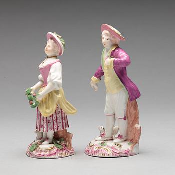 FIGURINER, två stycken, mjukt porslin. Marieberg, 1700-tal.
