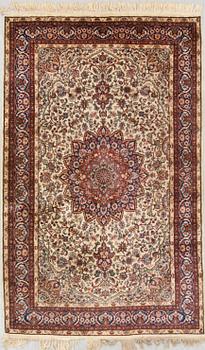 MATTA, old, Täbris-stil, Kashmir sannolikt, ca 220 X 137 cm.