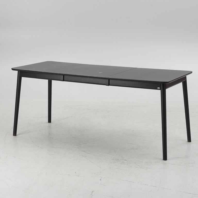 Hans K. dining table and two chairs "Zig-zag, contemporary.