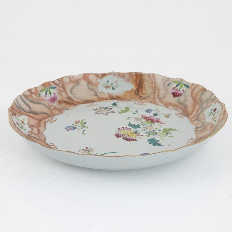 A famille rose 'Export' dish, Qing dynasty, Qianlong (1736-95).