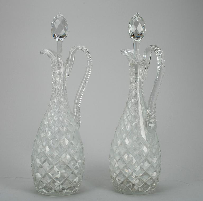 KARAFFER, ett par, kristall, 1900-tal.