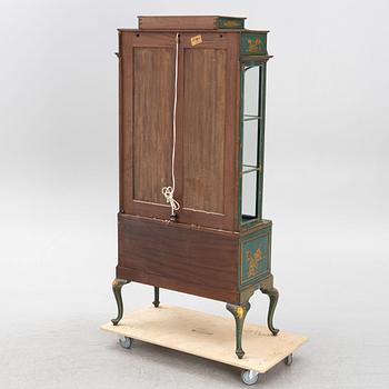 An early 20th century vitrine cabinet, England.