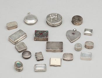DOSOR, 19 st, silver, olika nationaliteter, 1800-1900-tal. Total vikt ca 364 g.