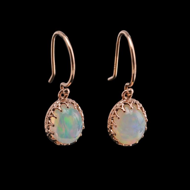 A PAIR OF EARRINGS, Ethiopian opals 3.42 ct. 14K rose gold.