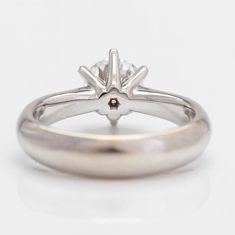 A 14K white gold ring, with a brilliant-cut diamond approx. 0.94 ct.